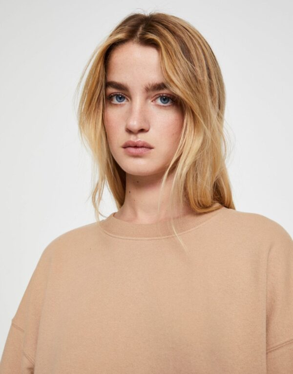 Basic Round Neck Sweatshirt - Image 2